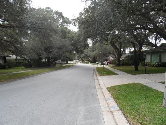 3rd image of 1904 Hill Dr