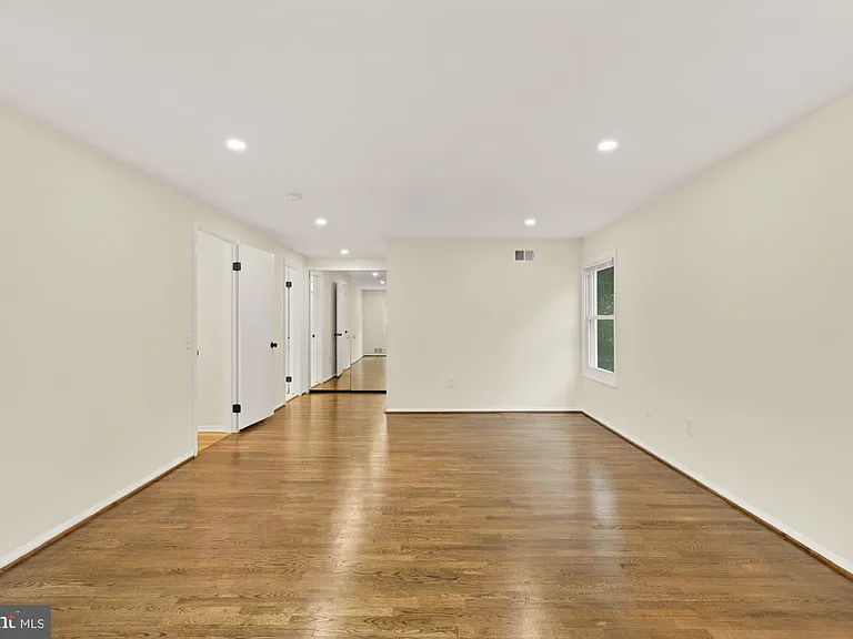8416 Fox Run — Photo 42