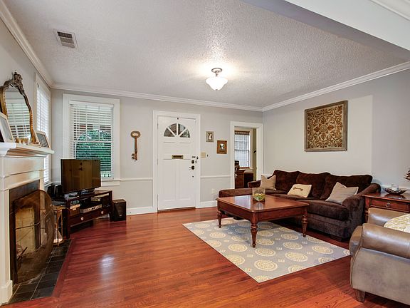 3rd image of 603 E 52nd St