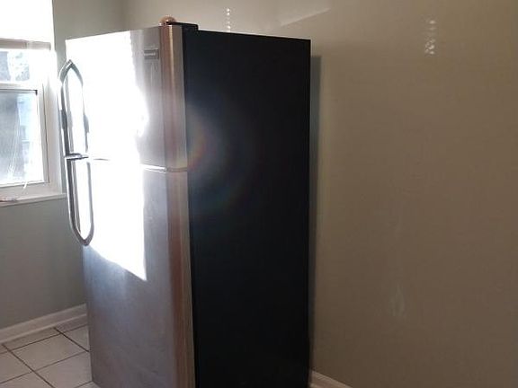 2nd image of 7515 N Seeley Ave APT 2B