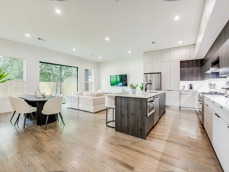 3423 N Winnetka Ave — Photo 5