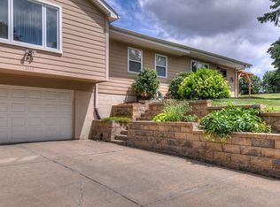 3069 S 49th St, Omaha, NE 68106