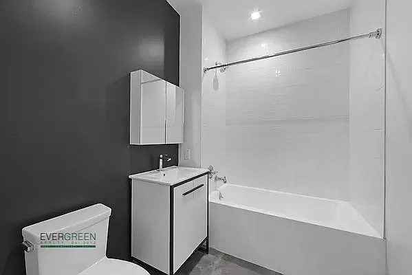 837 Maple St #6R — Photo 16