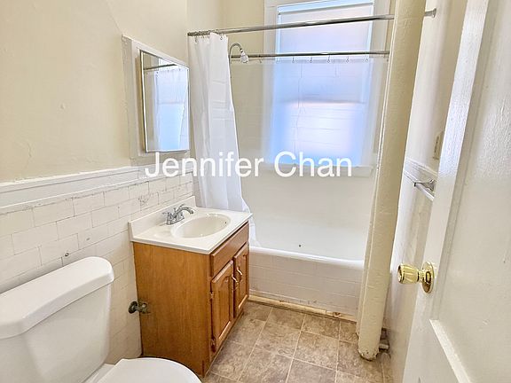 5th image of 64 Woodstock Ave APT 11