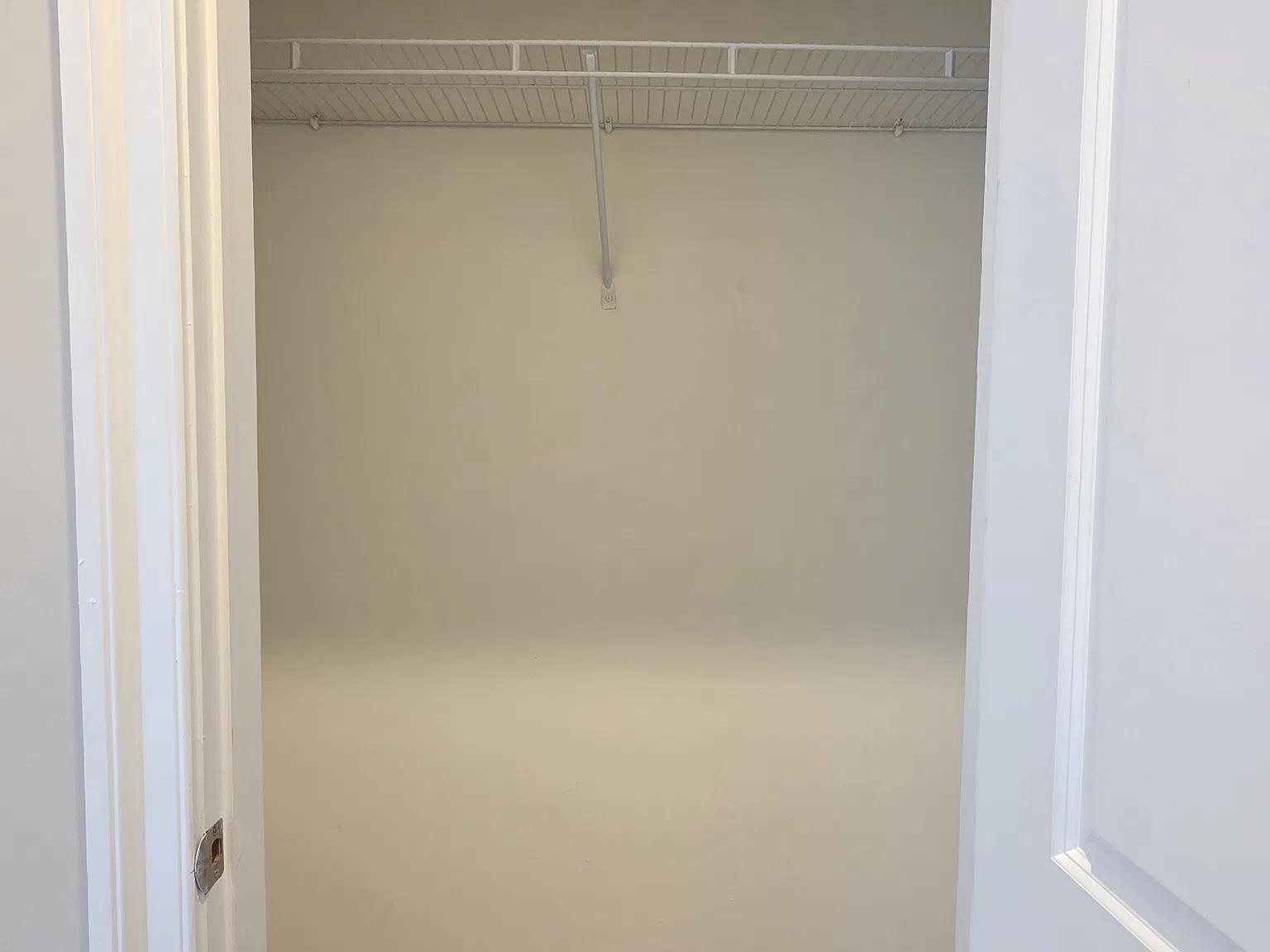 2 bed, 902 sqft, $2,575 — Photo 1