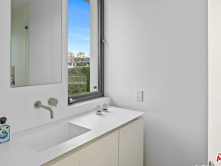 623 Alma Real Dr — Photo 34