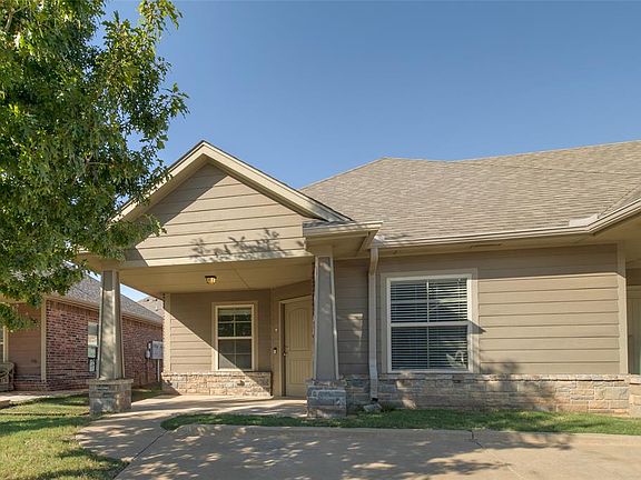 2nd image of 927 SW 92nd St