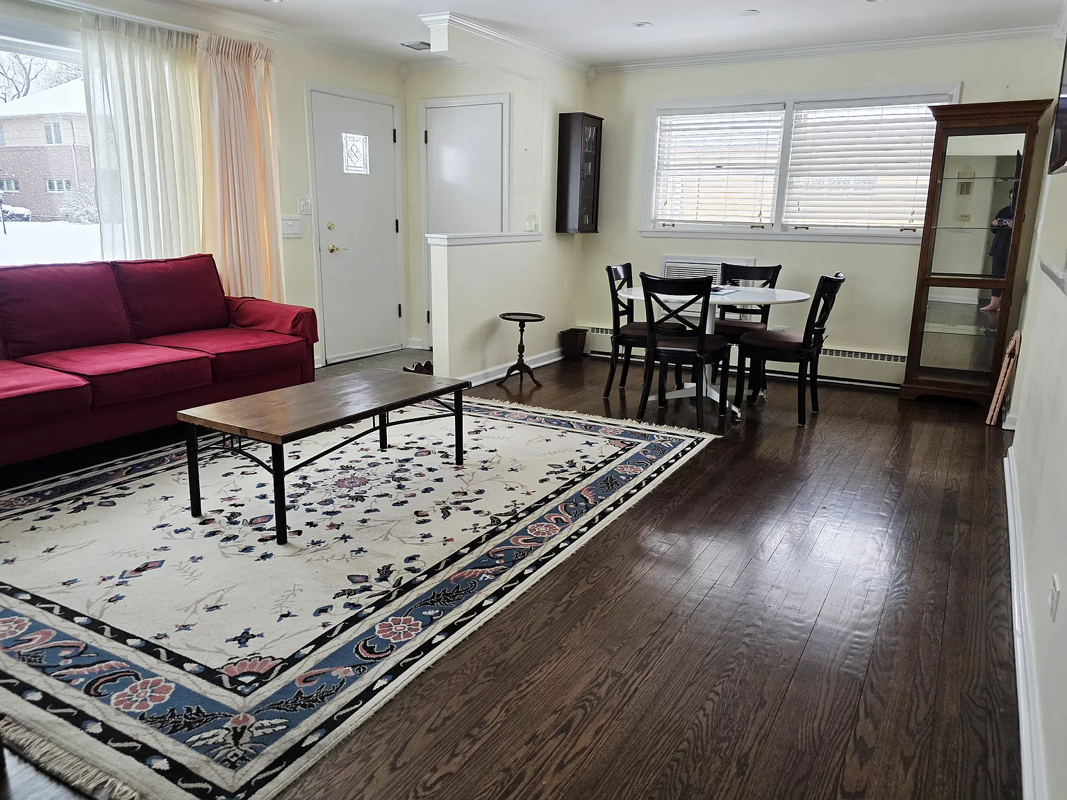 3 bed, 1152 sqft, $3,900 — Photo 3