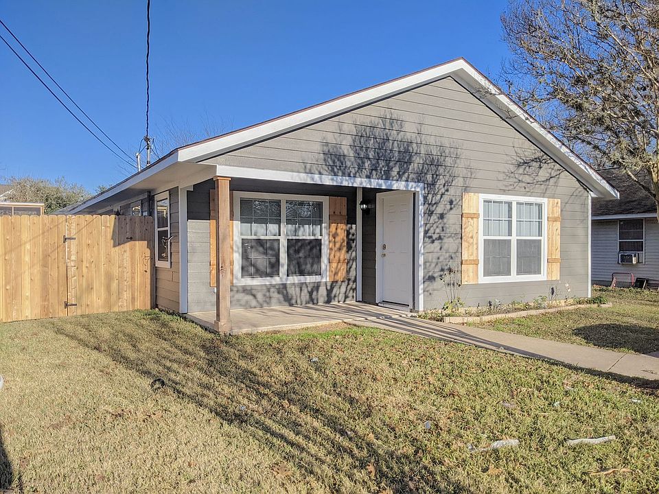 1st image of 1109 Phoenix St