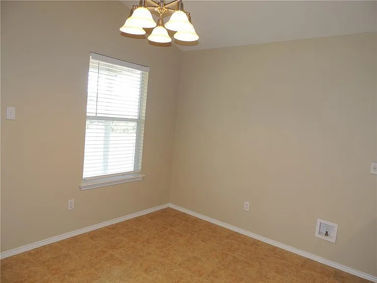 315 Feathergrass Dr — Photo 23