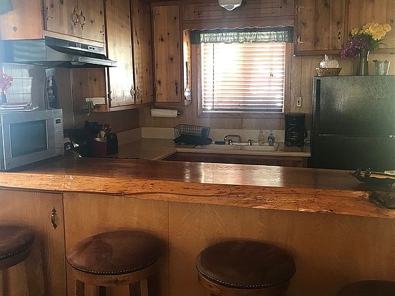 2nd image of 661 Dahlia Dr