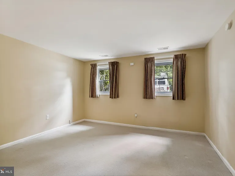 7230 Taveshire Way — Photo 16