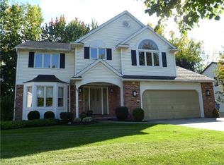 97 Plantation Ct, East Amherst, NY 14051