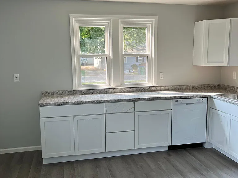3235 E Enos Ave — Photo 5