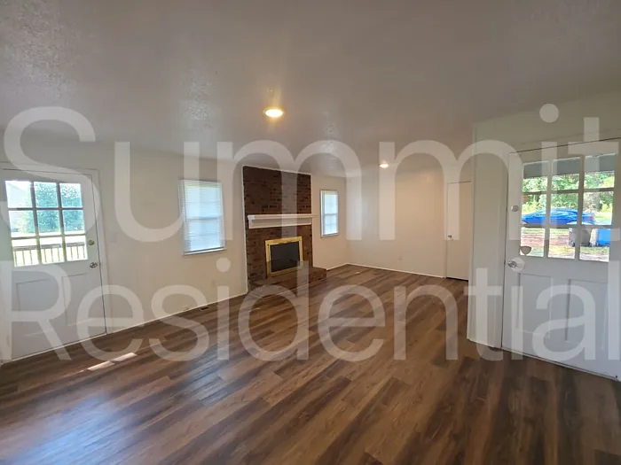 1215 Wade Stephenson Rd — Photo 3