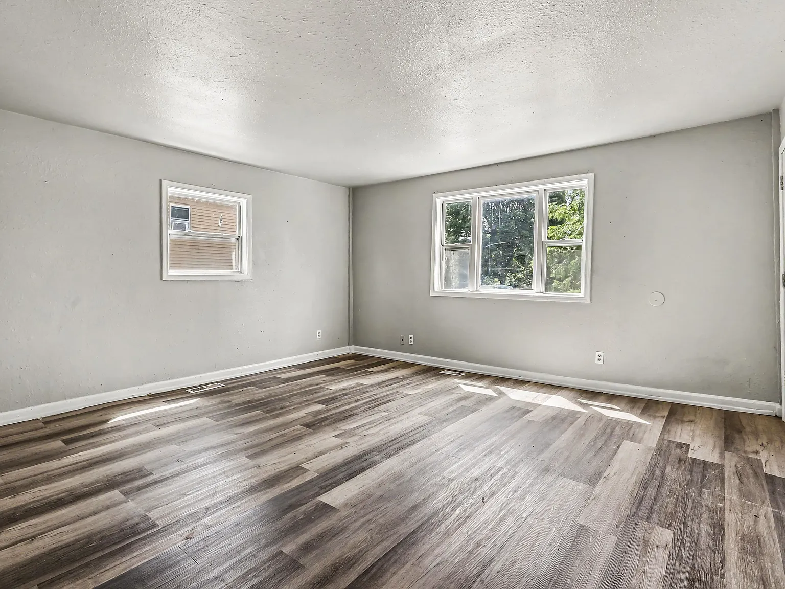 790 Harriet Street - 1 — Photo 3
