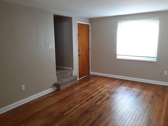 2nd image of 1035 Broadview Blvd