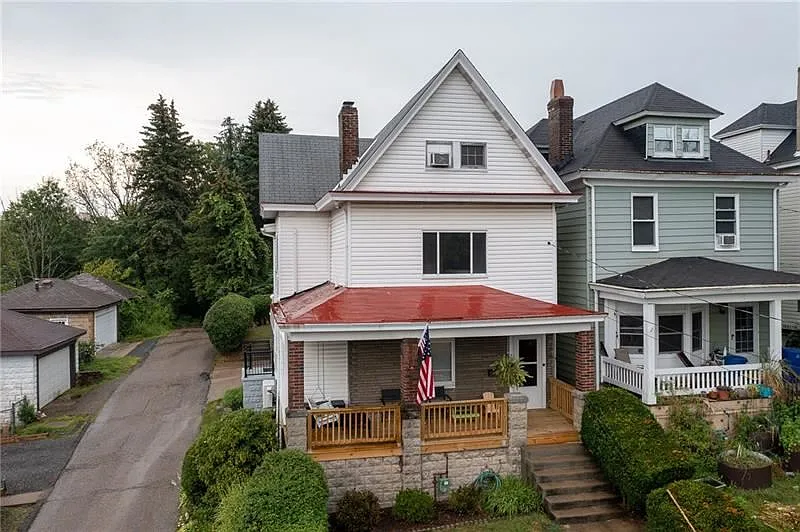 24 Fairview Ave photo 1