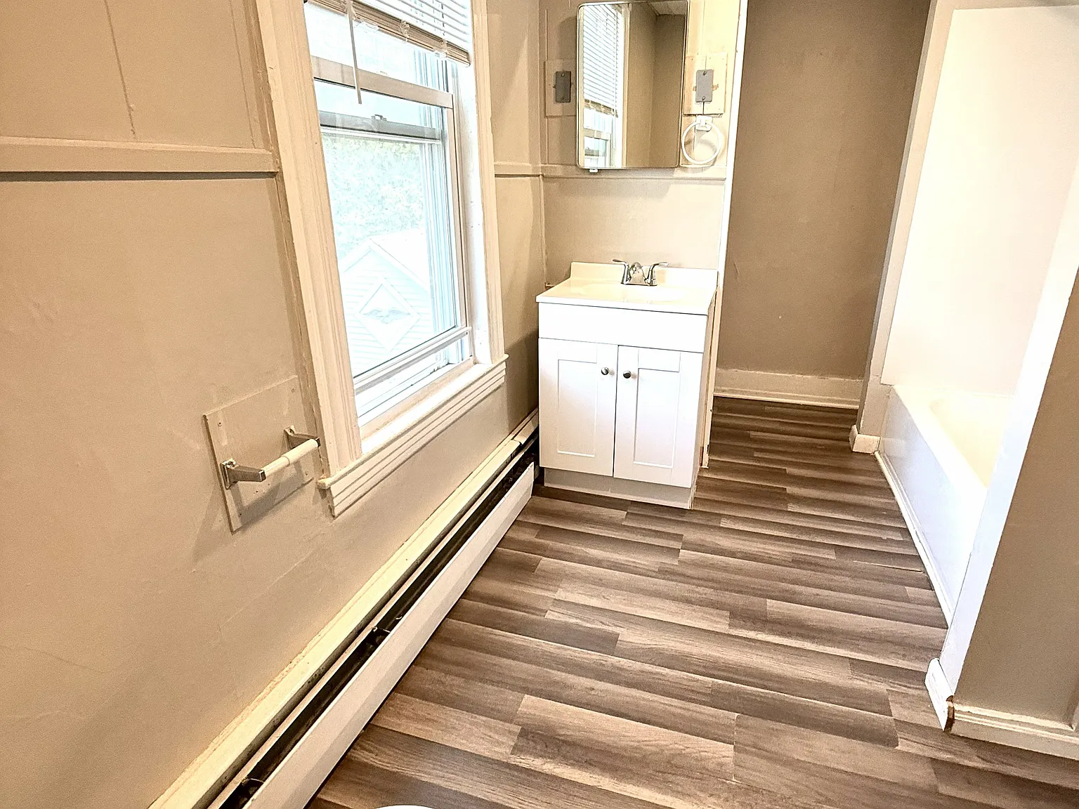 3 bed, 1141 sqft, $1,600 — Photo 3