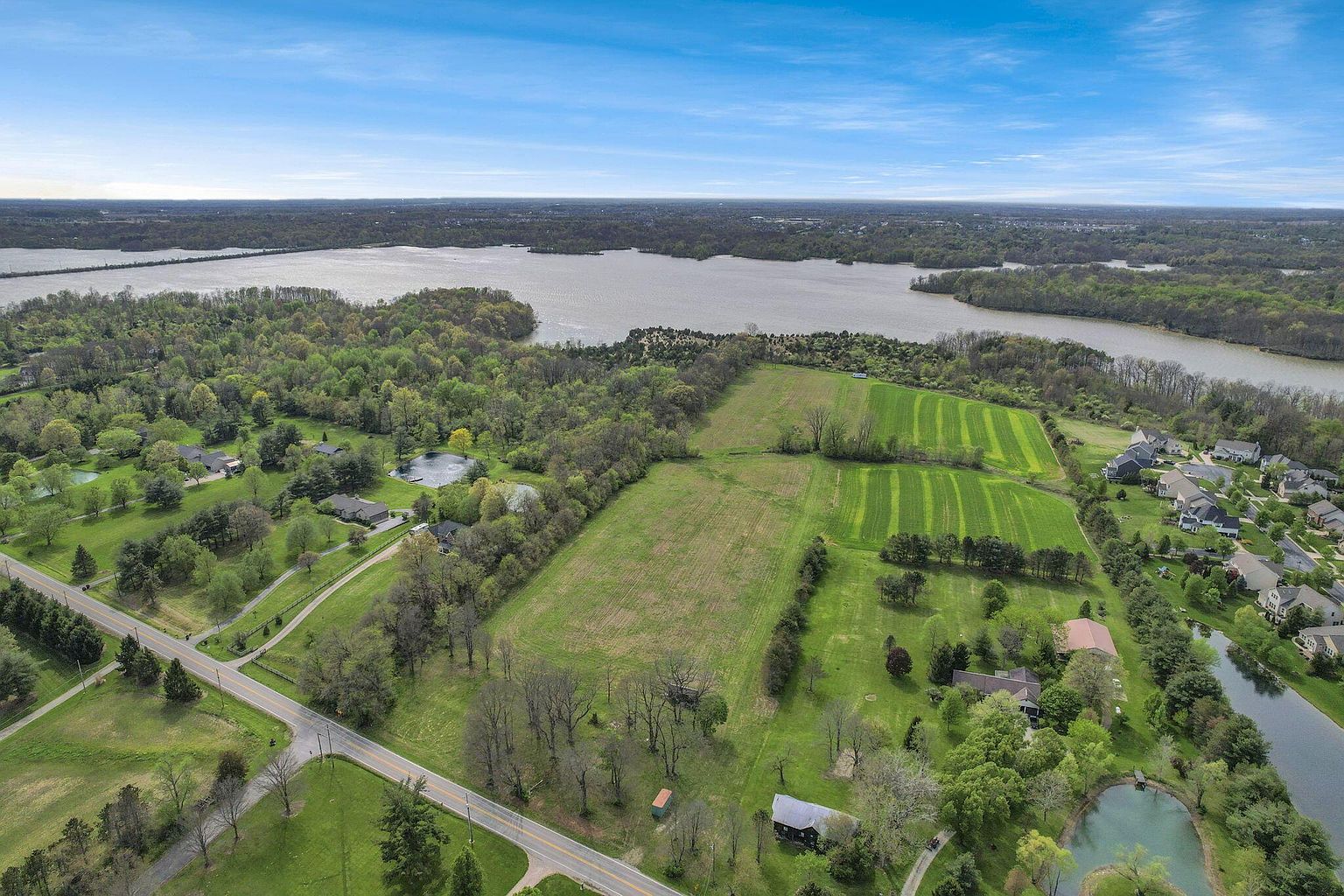 Listing photo 3 for 1476 Africa Rd