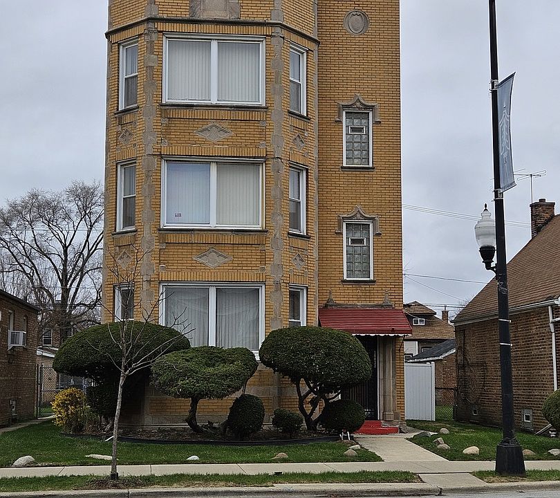 1st image of 10032 S King Dr