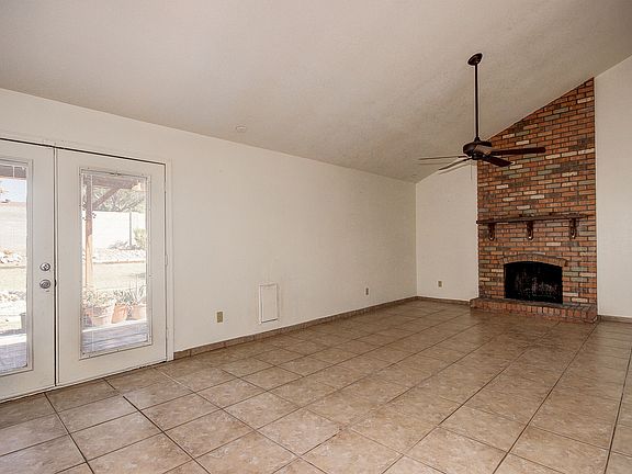 Open to huge Family Room