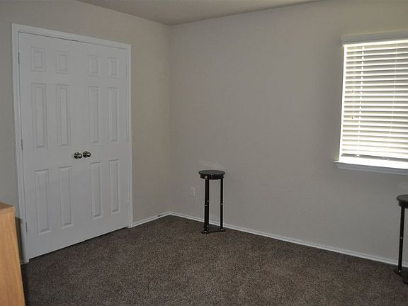 4th image of 6110 Stonehaven Dr