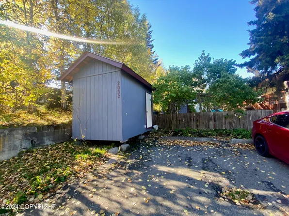 2032 Borealis Dr, Anchorage, AK 99503