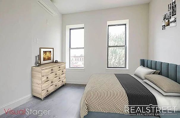 2nd image of 2353 Pacific St #4L
