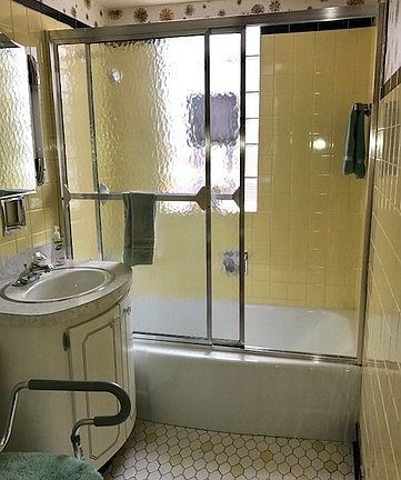 5th image of 3727 Cuyler Ave