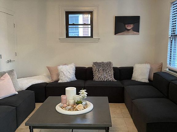 4th image of 184 Angell St #1