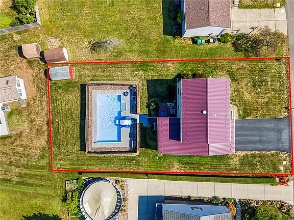 3rd image of 109 Briarwood Ln