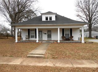 950 Stonewall St N, Mc Kenzie, TN 38201