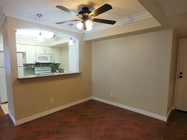 Villa De Adel Apts — Photo 176