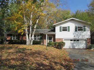 1983 Rose Arbor Dr, Toledo, OH 43614