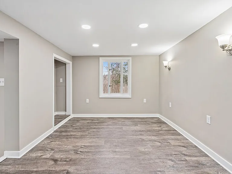 2215 Lehigh St — Photo 3
