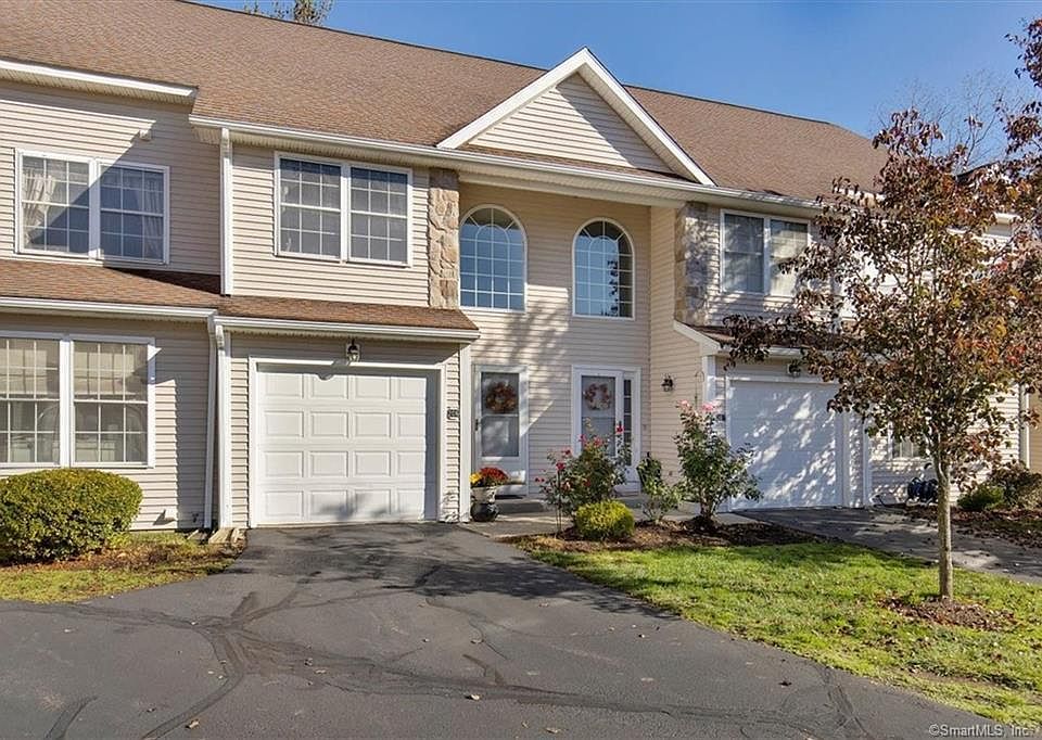 1st image of 206 Garden Circle #206