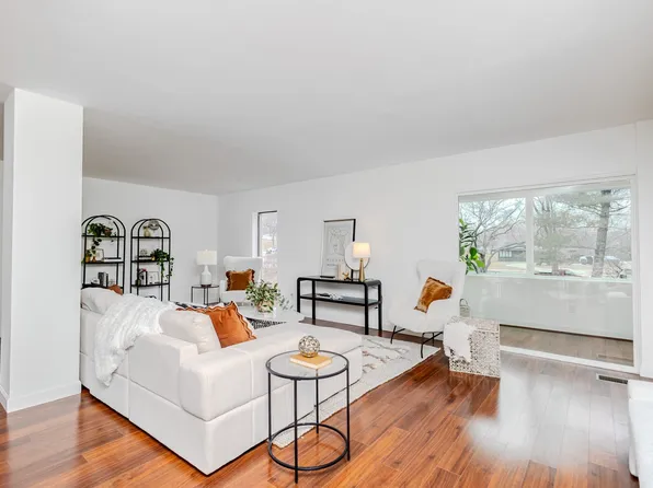 3131 Fleur Dr Unit 208, Des Moines, IA 50321