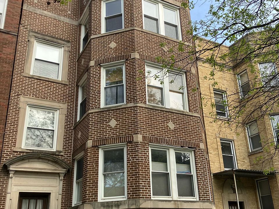 1st image of 4857 N Rockwell St #3