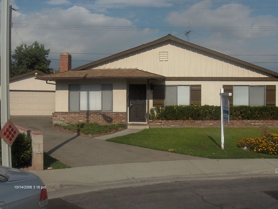 2nd image of 3852 Bartlett Ave