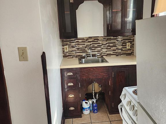 4th image of 2857 N Humboldt St #3