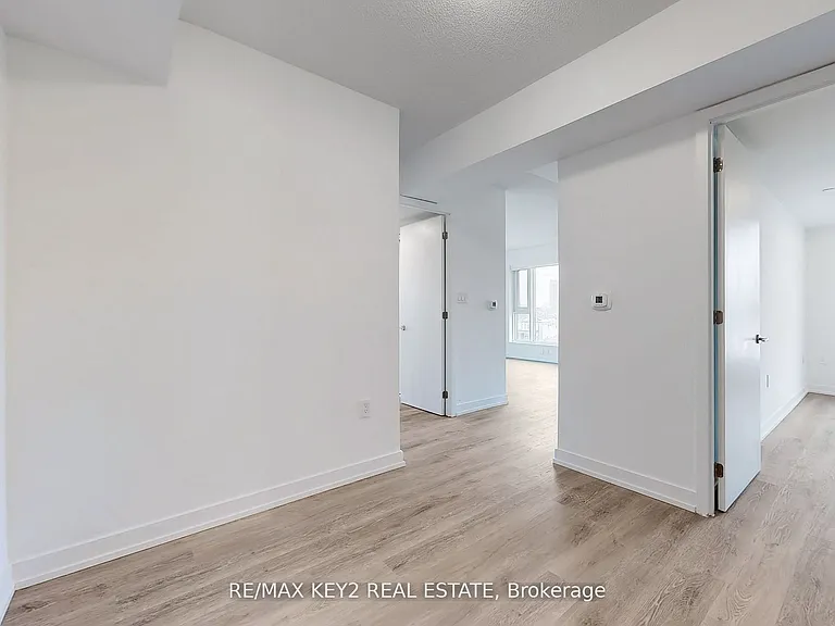 556 Marlee Ave #425 — Photo 7