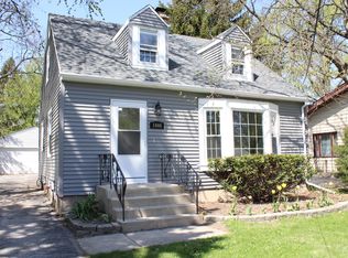 1446 Linden Rd, Homewood, IL 60430