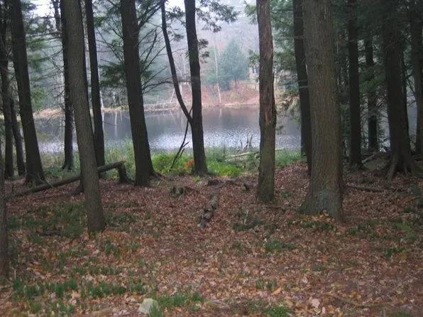 Trail Cir, Becket, MA 01223