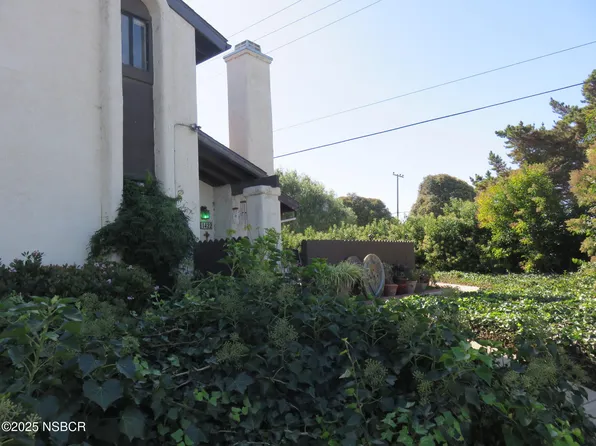 1424 W Apricot Ave, Lompoc, CA 93436