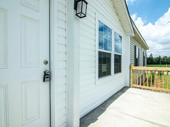 3rd image of 100 Cottonwood Ct