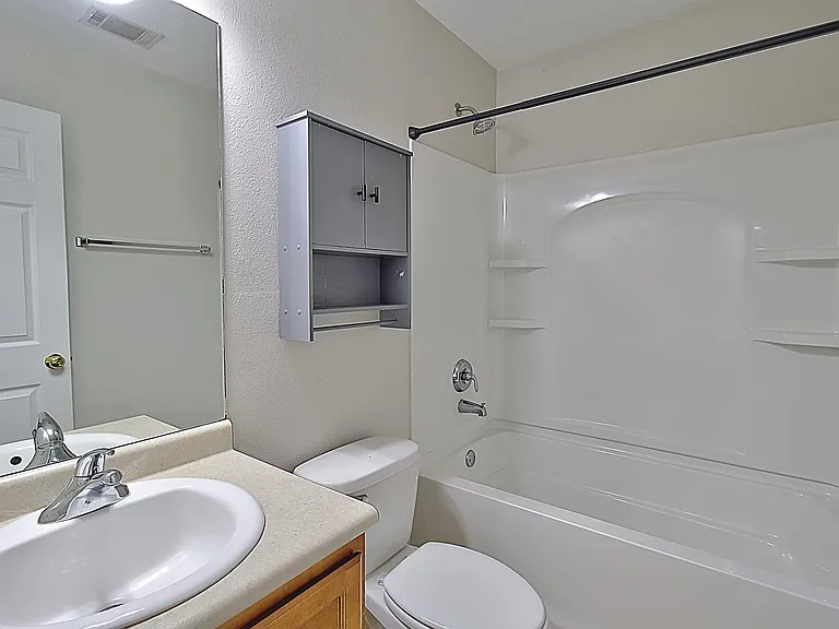 403 Banks St — Photo 20