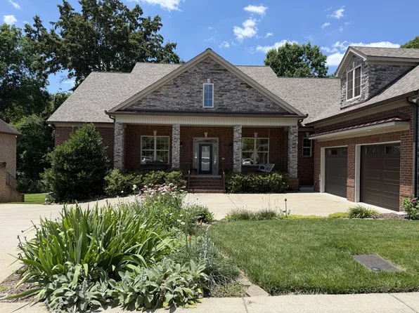 333 Bournemouth Ln, Hermitage, TN 37076