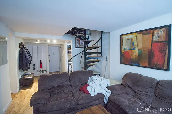 Rented by City Connections Realty | media 41