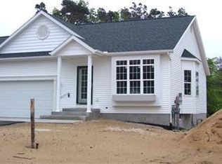 2585 Shadow Pine Dr #106, Fruitport, MI 49415